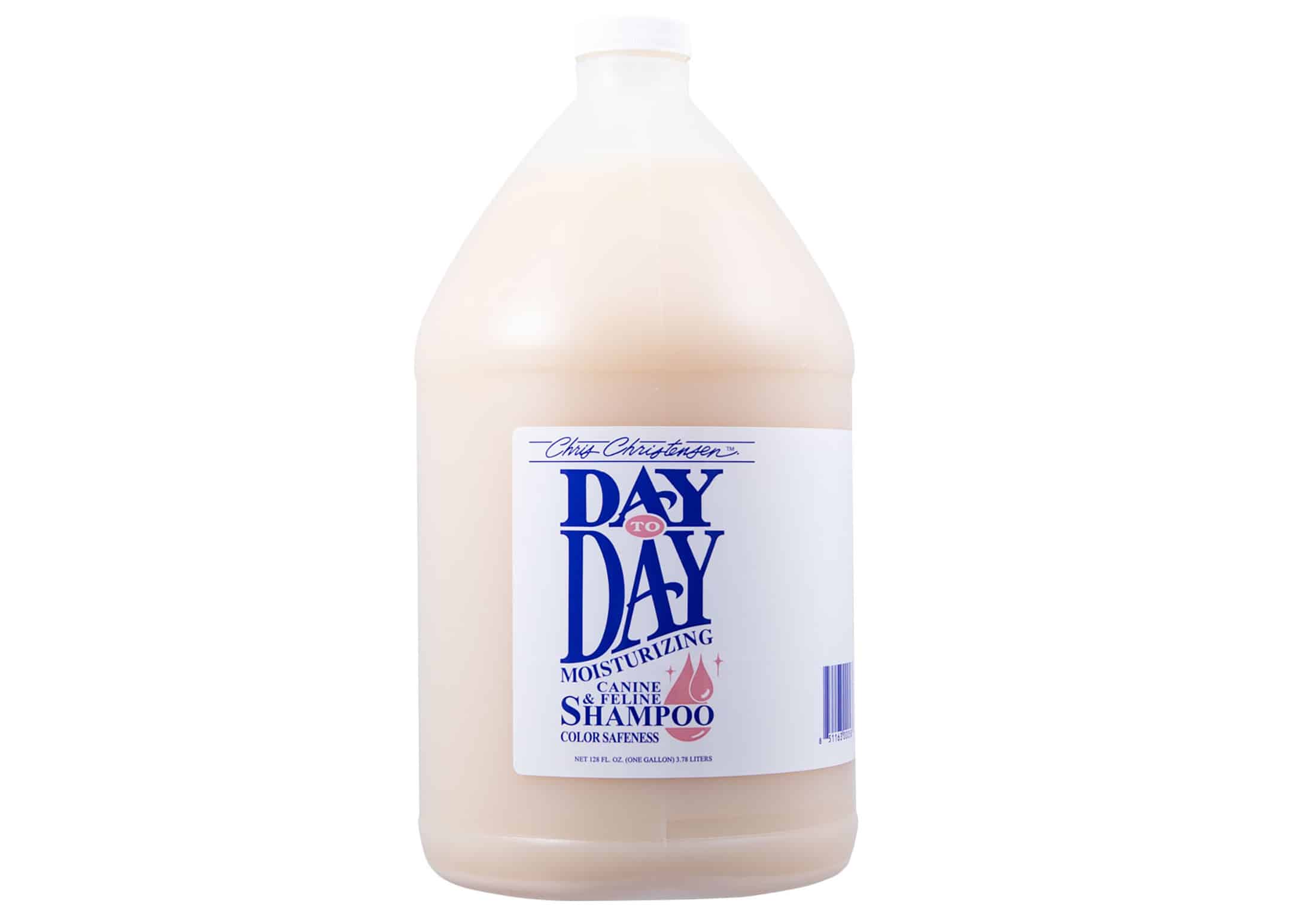vaaleaa day to day koirashampoota gallonassa, valkoinen etiketti jossa sinistä tekstiä