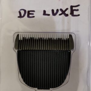 Läpinäkyvässä paketissa iClipper De Luxe merkkisen trimmauskoneen varaterä, etuosa kuvattuna